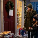 Family excluded my son at Christmas as a mother and her young son discover a note on the grandparents' front door